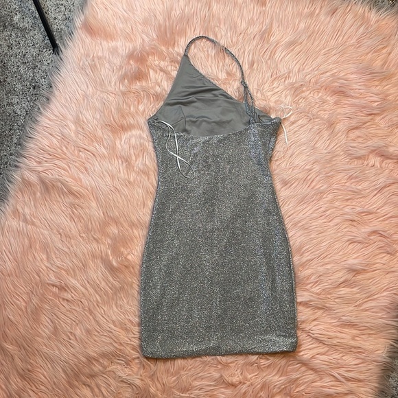 NWT Princess Polly Silver Sparkle Vee One Strap Bodycon Mini Dress Size 0 - Picture 2 of 7